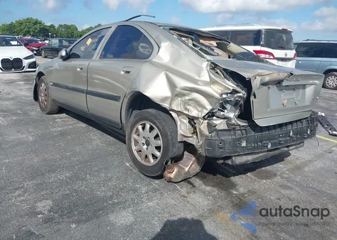 2002 Volvo S60 2.4 z USA, uszkodzony, nr VIN YV1RS61RX22092835